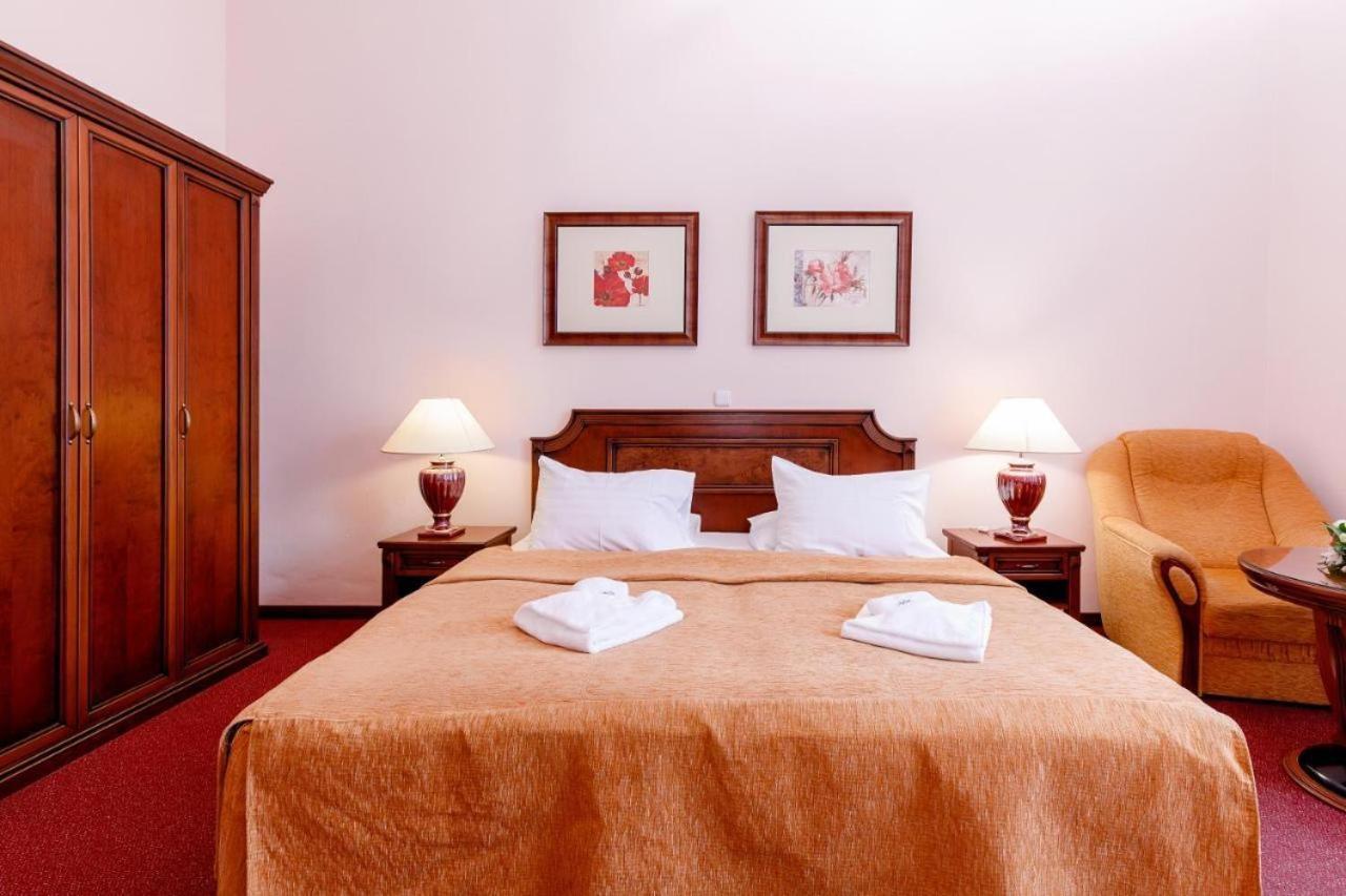Hotel Ester Karlovy Vary Dış mekan fotoğraf