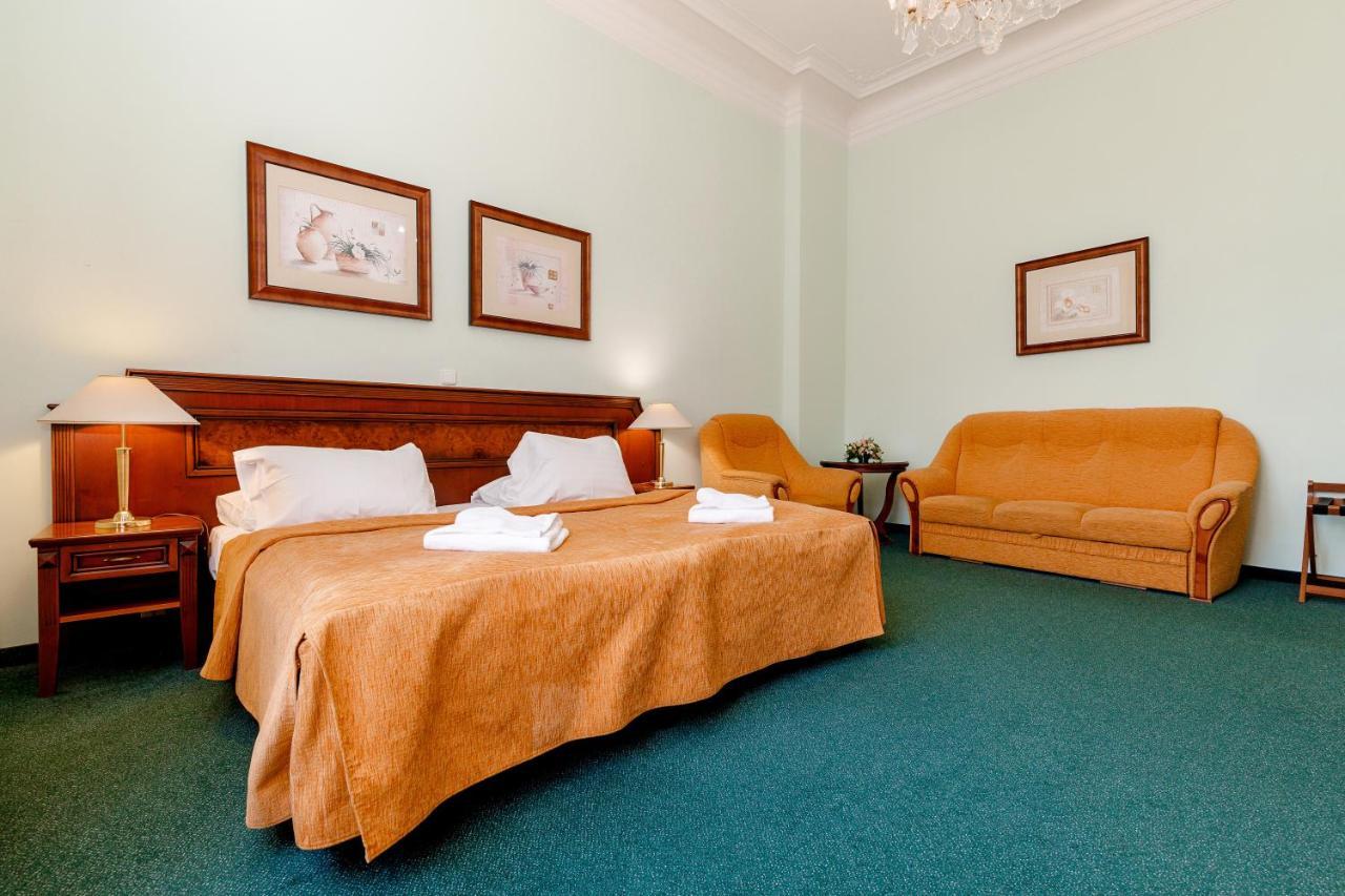 Hotel Ester Karlovy Vary Dış mekan fotoğraf