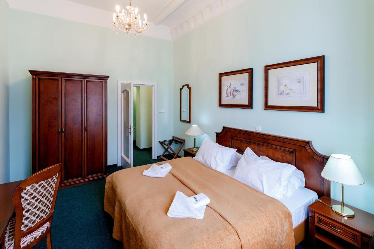 Hotel Ester Karlovy Vary Dış mekan fotoğraf